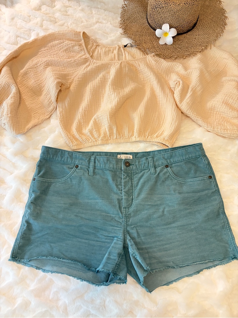 Carve Designs Oahu Corduroy Shorts 4 inch inseam Size 16